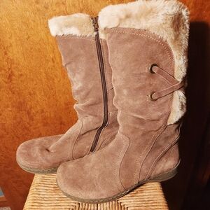 Women's Tan Suede Boots with Fur Lining